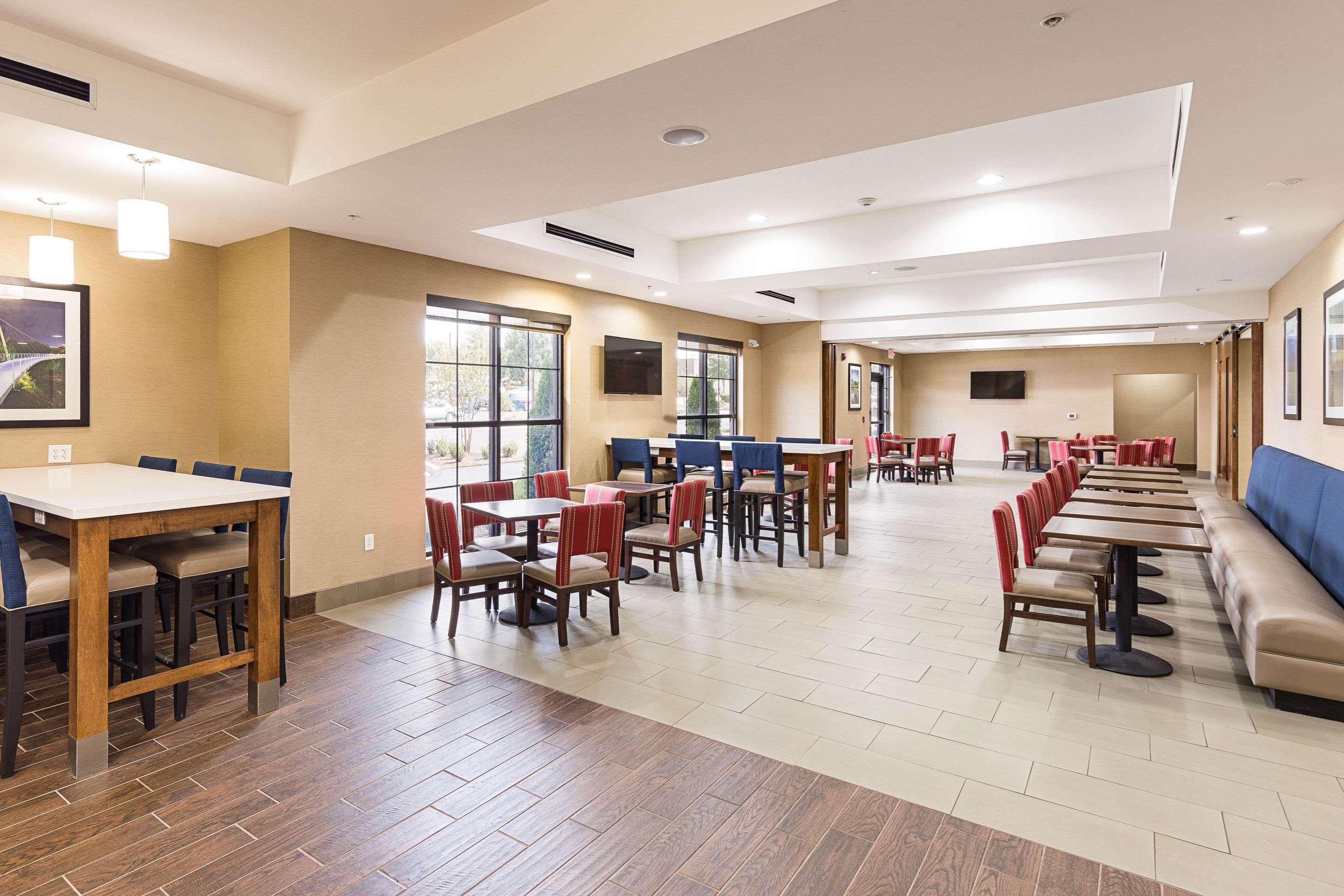 Comfort Suites Greenville South Piedmont Экстерьер фото