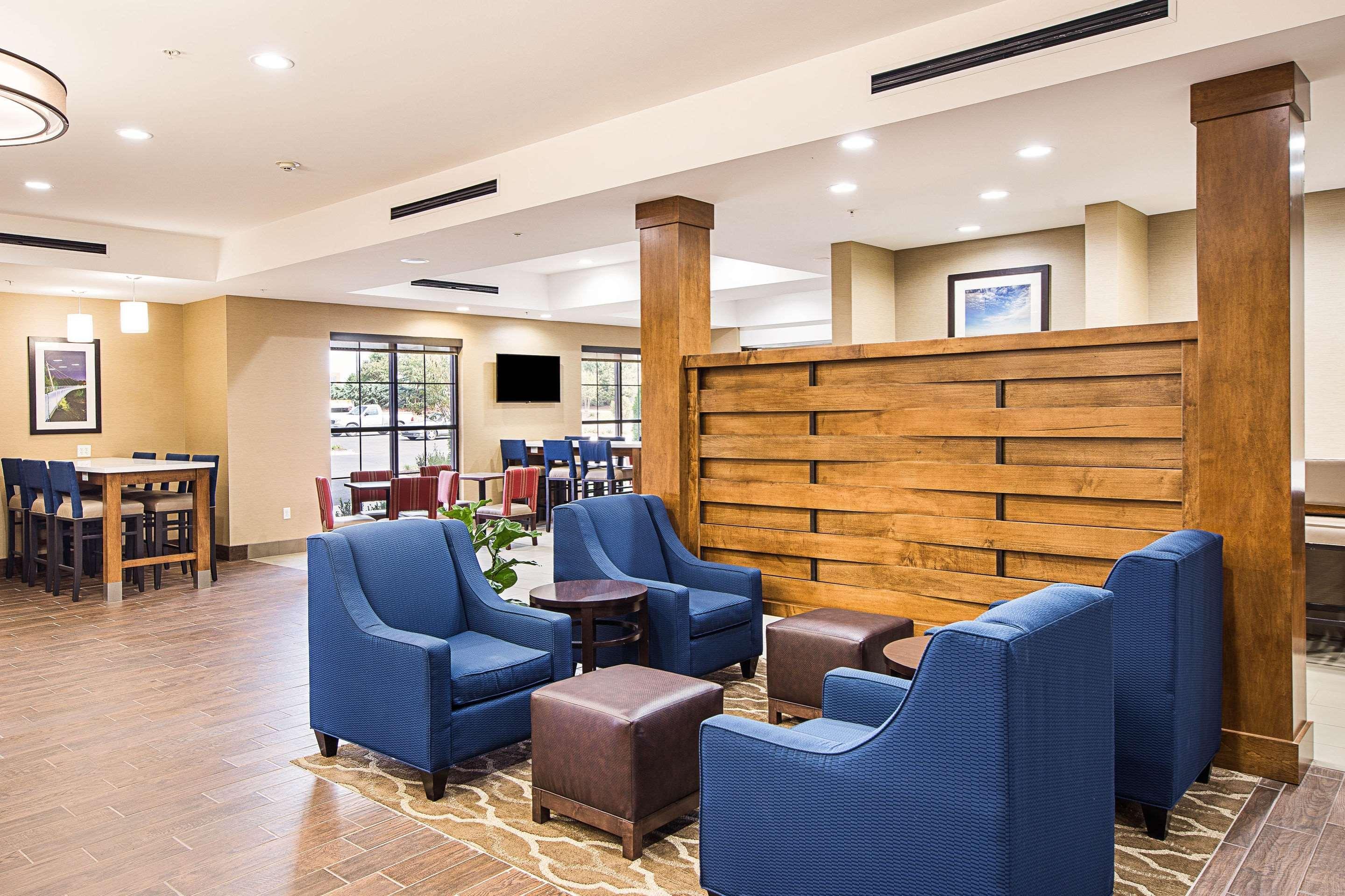 Comfort Suites Greenville South Piedmont Экстерьер фото