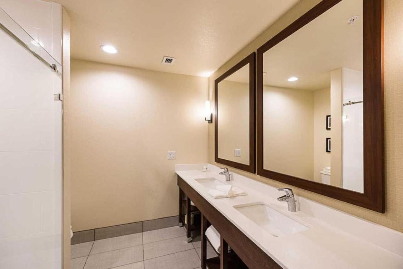 Comfort Suites Greenville South Piedmont Экстерьер фото