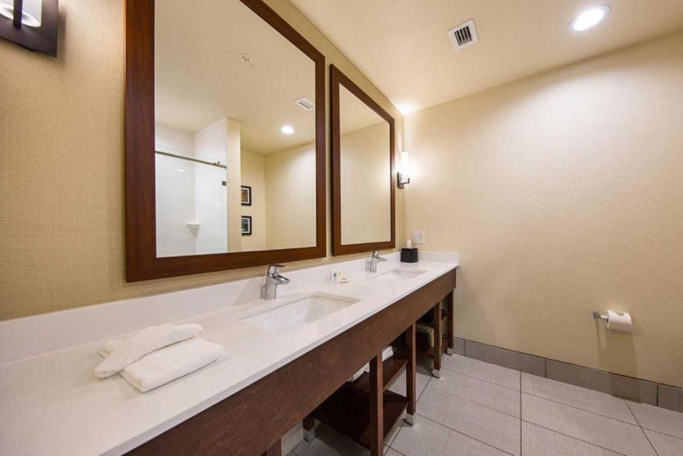 Comfort Suites Greenville South Piedmont Экстерьер фото