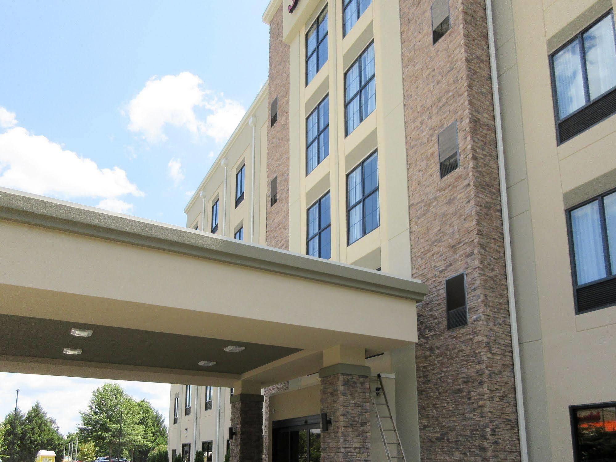 Comfort Suites Greenville South Piedmont Экстерьер фото